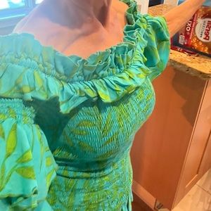 Vintage off shoulder top, size medium, Bay Bliss is the brand.